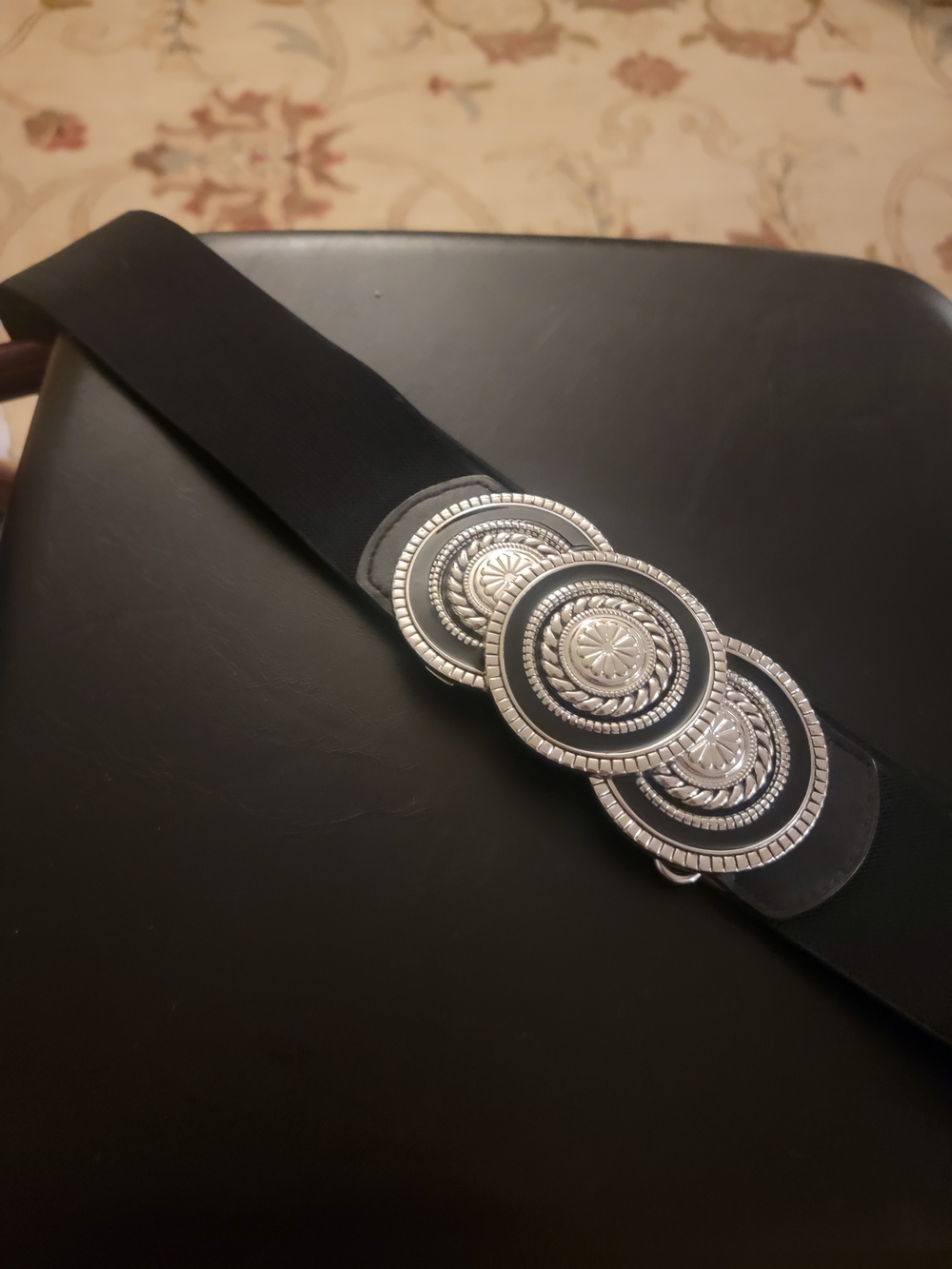 Macys Women's Black Elastic Belt with Silver Concho Accents Sz 2XL